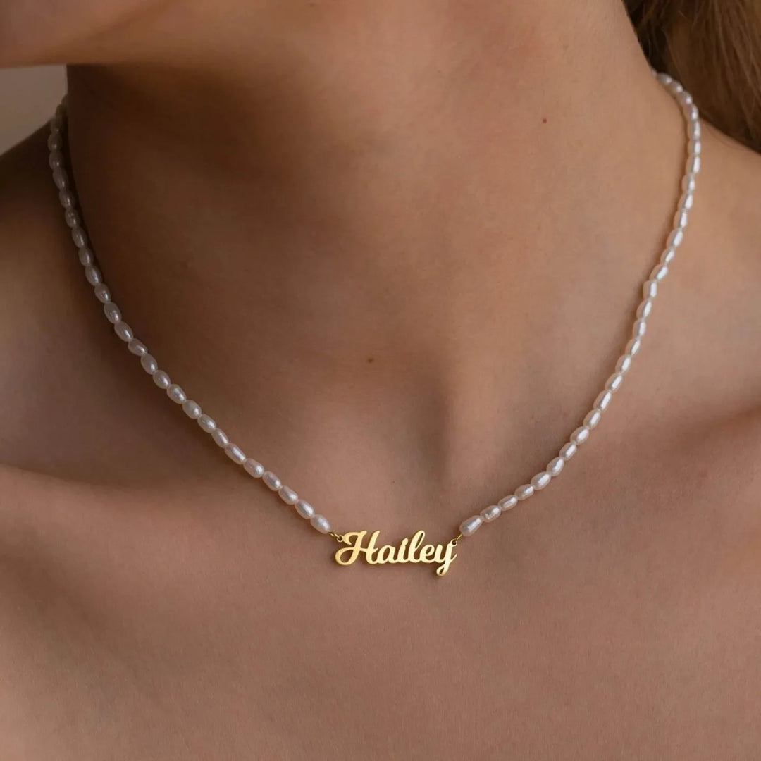 COLLIER AVEC PRÉNOM ET PERLES D'EAU DOUCE