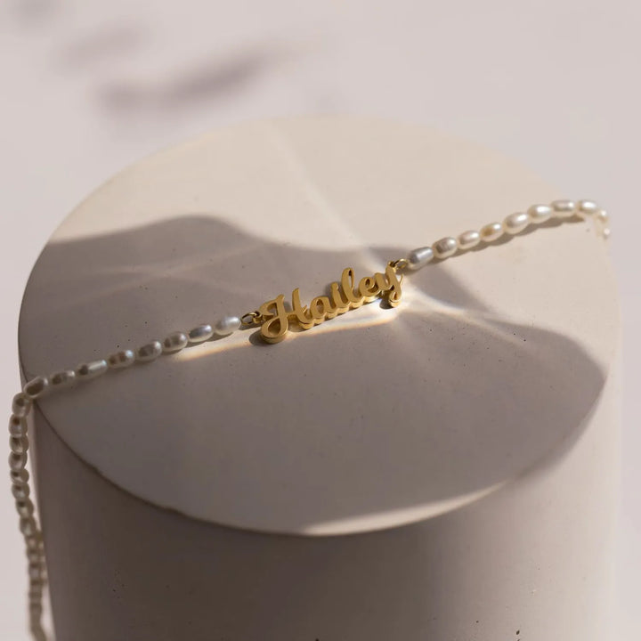 COLLIER AVEC PRÉNOM ET PERLES D'EAU DOUCE
