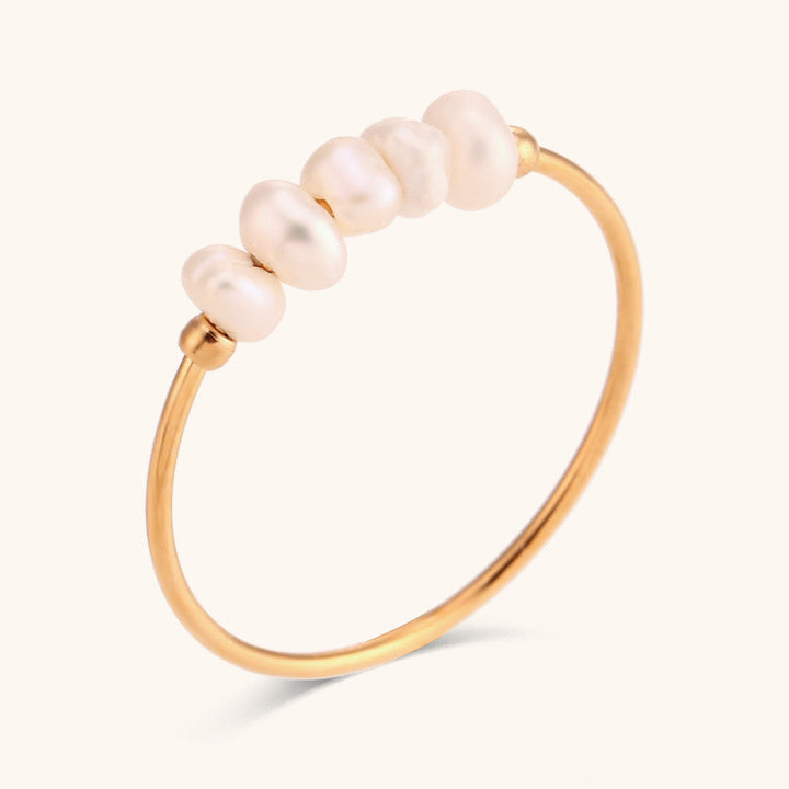 RING WITH FRESHWATER PEARLS