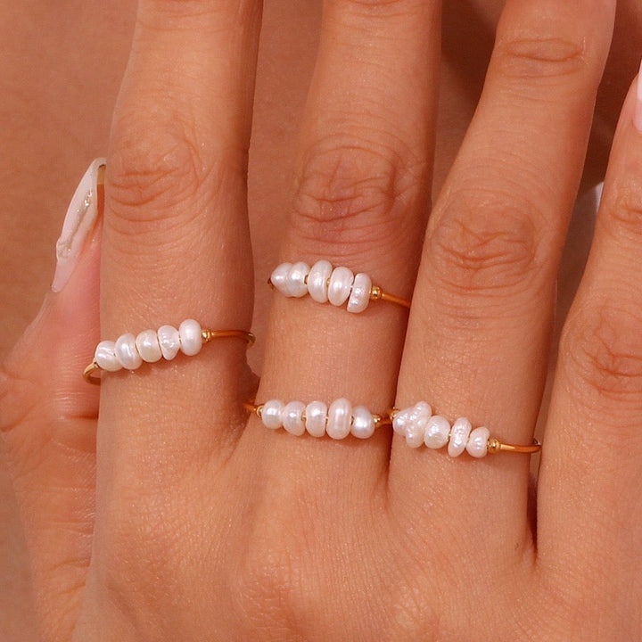 RING WITH FRESHWATER PEARLS
